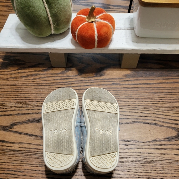 Fuzzy Toms - Picture 8 of 8